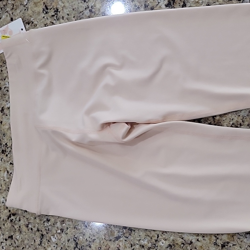 Girls dry fit cropped leggings